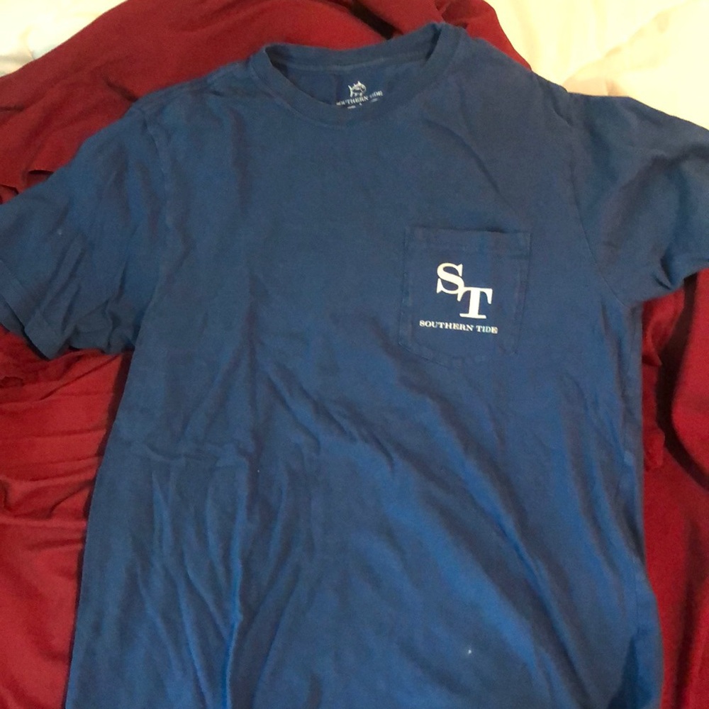 Southern tide blue t-shirt
